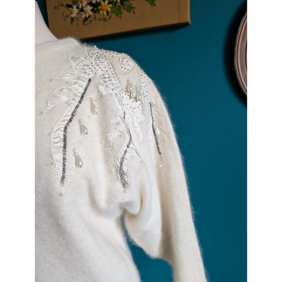 Vintage carducci wool and angora sweater with applique beaded pearls in white - Picture 5 of 8